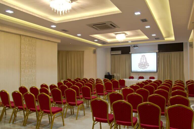 FOTO-5-Konferencijska-sala-IZVOR-booking.com_-768x512